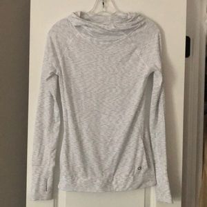 XS Gap Fit Hooded long sleeve t-shirt